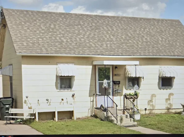 1208 N Forrest St, Hutchinson, KS 67501