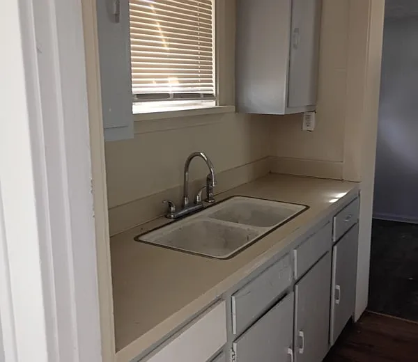 222 S 43rd St — Photo 5