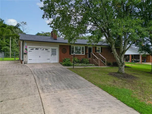 3212 Wilmar Cir, Lexington, NC 27295