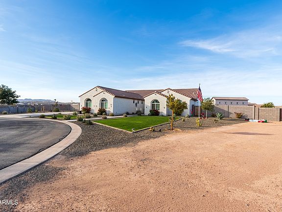 4th image of 556 W WELD Street