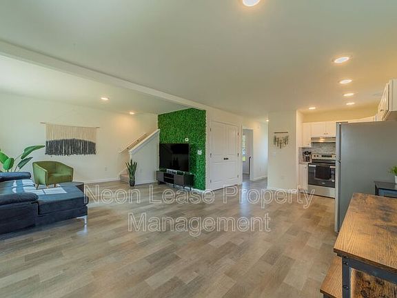 2nd image of 674 N Bedford St