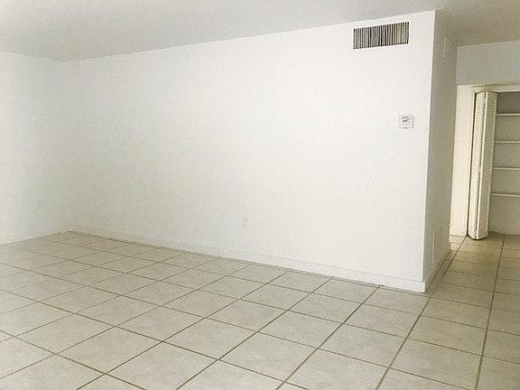 5th image of 950 Biarritz Dr APT 3