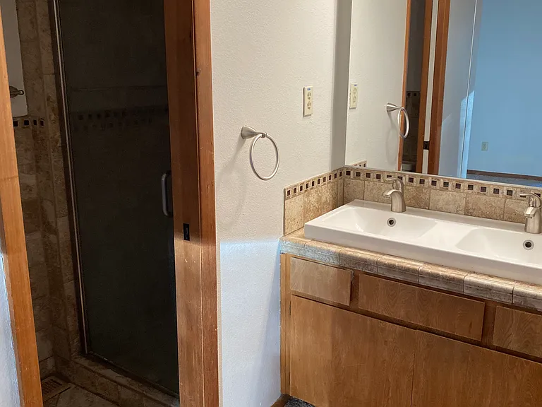 2558 Troy Ct — Photo 11
