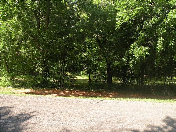 5th image of Oak Creek Dr