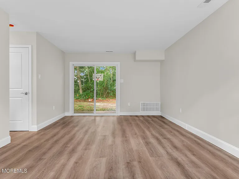 107 Tavistock Dr — Photo 12