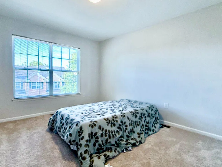 40 Truman Ave — Photo 18