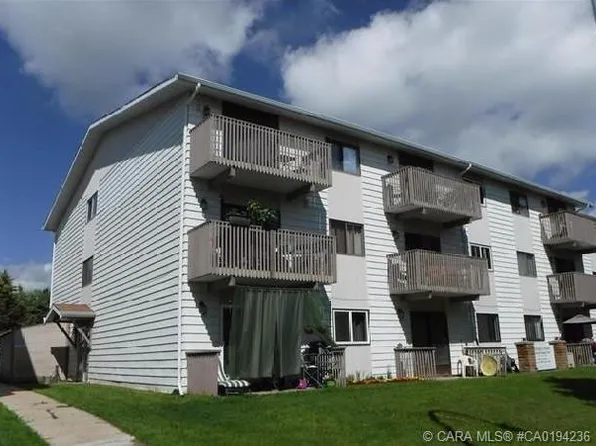 114 E Mount Pleasant Dr #207, Camrose, AB T4V 2M7