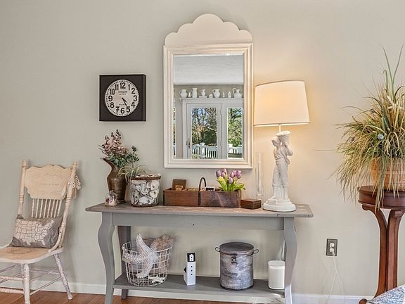 5th image of 6 Aspen Rd Unit 6