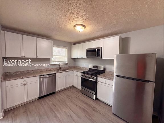 3rd image of 426 Park Ridge Cir