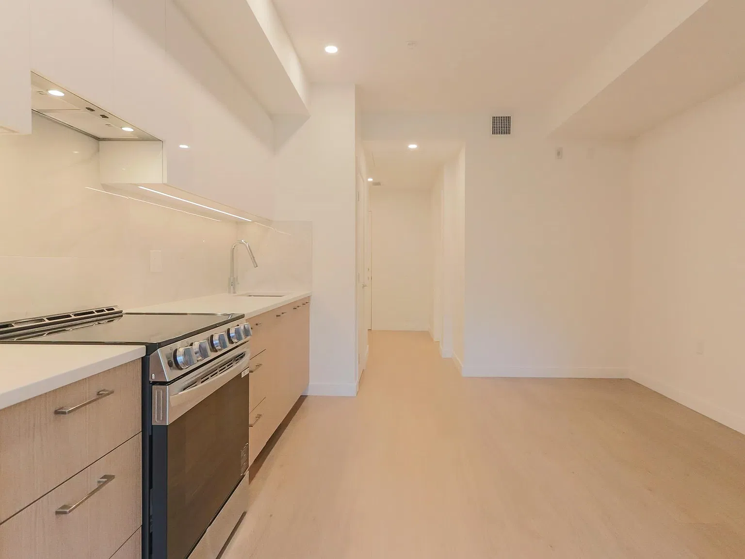 1 bed, 475 sqft, $2,100 — Photo 4