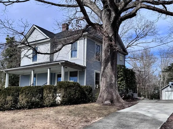 140 W Poplar St, Mount Airy, NC 27030