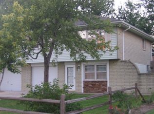 804 W Forest Dr, Olathe, KS 66061