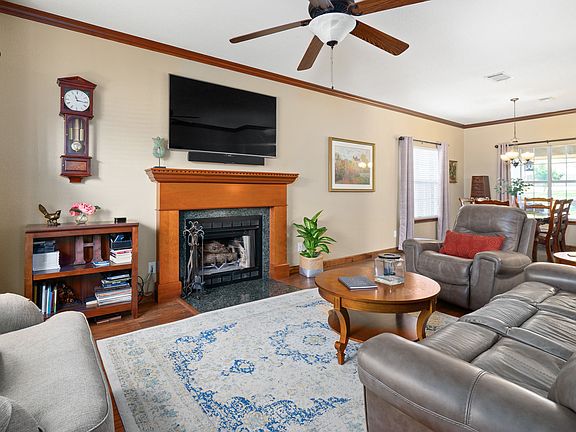 3rd image of 2825 Mountain High Dr