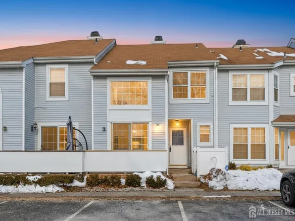 23 Borelle Sq, Parlin, NJ 08859