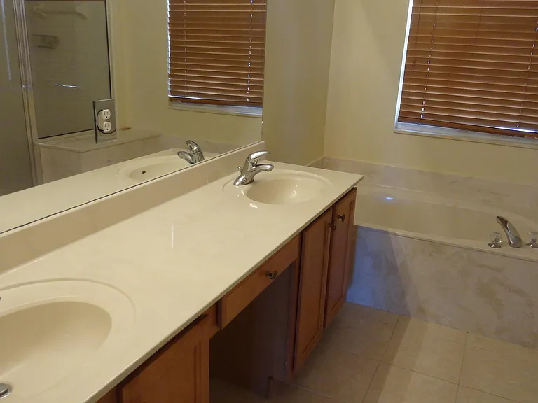 5404 Sunseeker Blvd — Photo 15