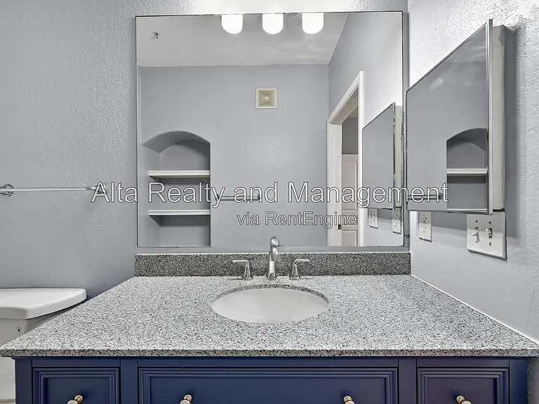 8290 Gate Pkwy #601 — Photo 27