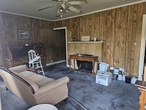 2nd image of 901 Dantzler St