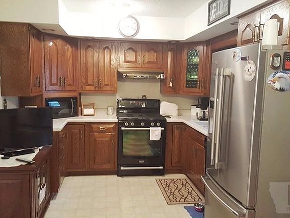 3rd image of 1112 Spooner St
