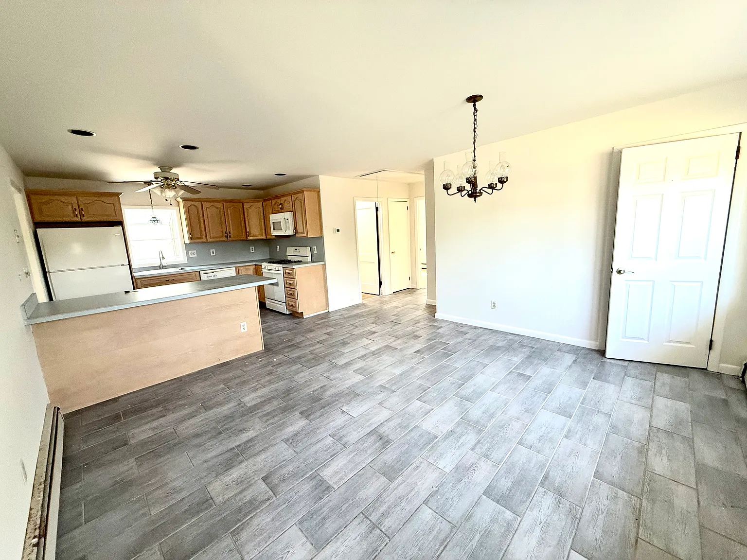 4 bed, 1552 sqft, $3,300 — Photo 3
