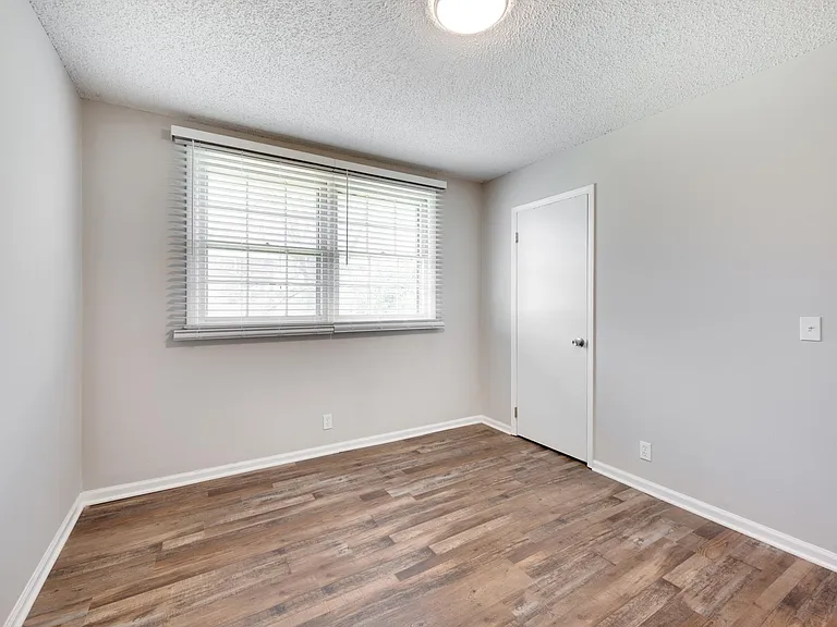 537B Raleigh Dr — Photo 9