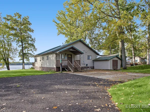 1106 Brooks Rd, Hastings, MI 49058