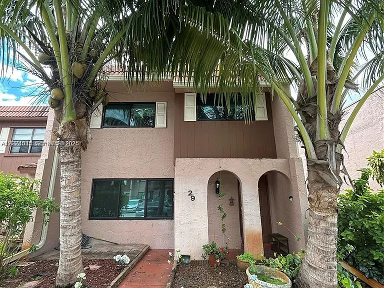 29 Madrid Ln #8-9 — Photo 3