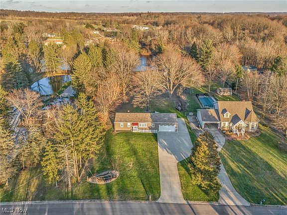 2nd image of 2833 Franklin Dr