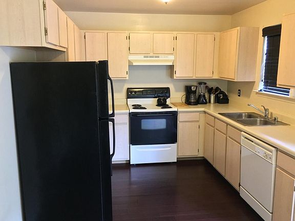 3rd image of 118 Cole Blvd