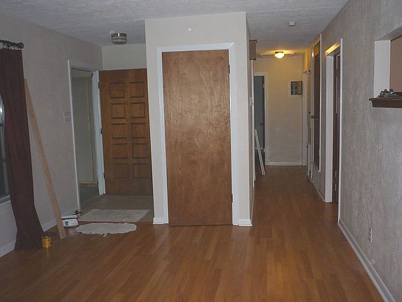 5th image of 2203 Fair Oaks Dr
