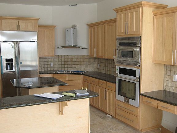 Kitchen off Breakfast Nook