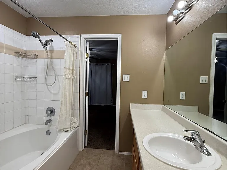 17318 Glenmorris Dr — Photo 16