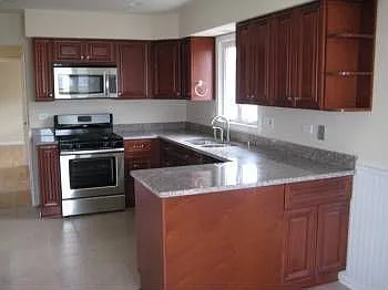 2728 Sarah St photo 1
