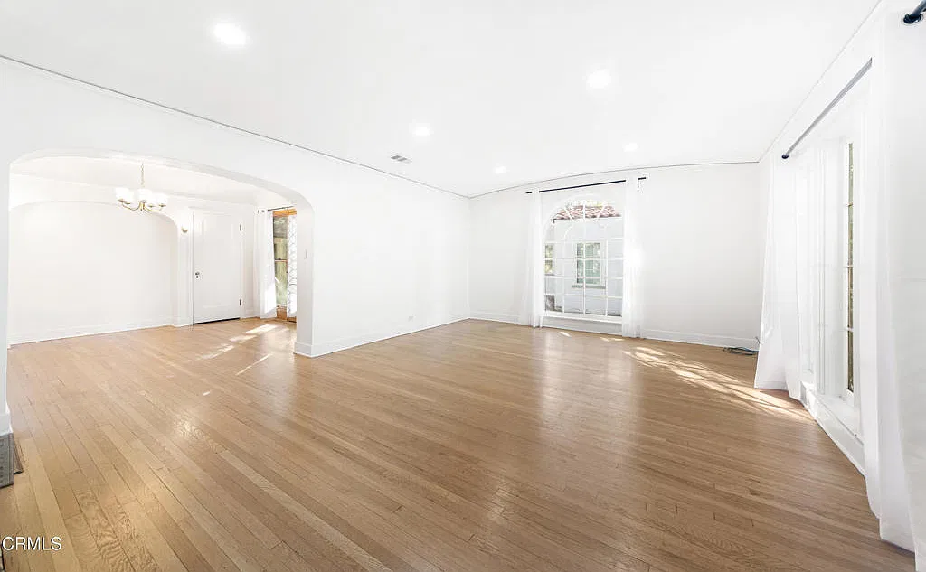 2 bed, 2.0 bath, 1234 sqft, $4,200 — Photo 4