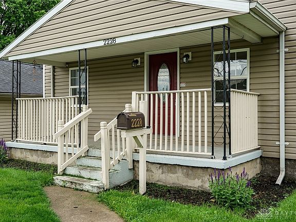 5th image of 2228 Winton St