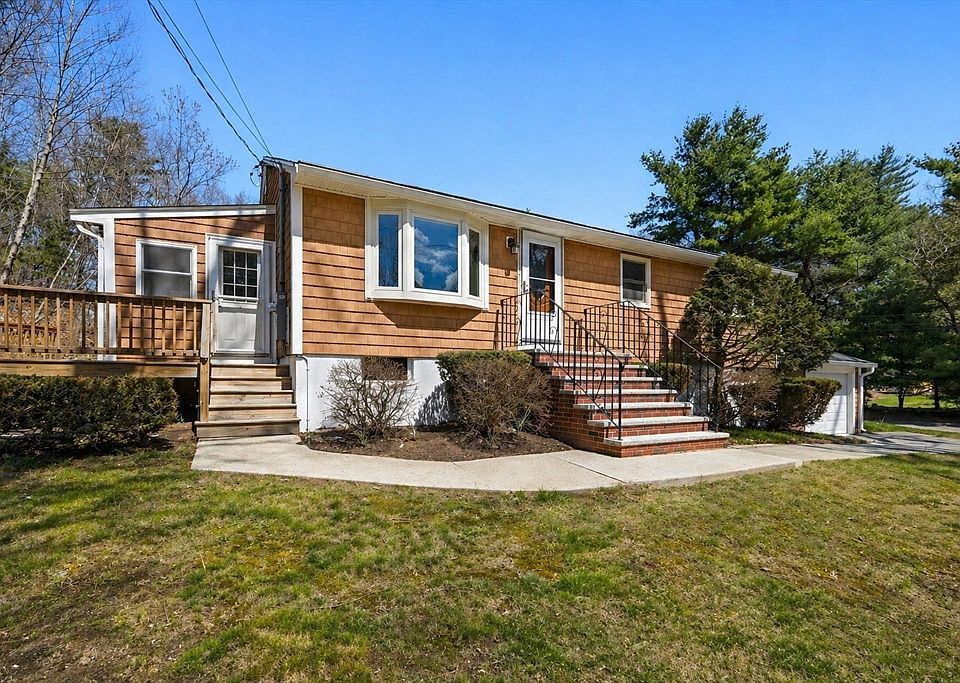 1st image of 83 Thurlow St