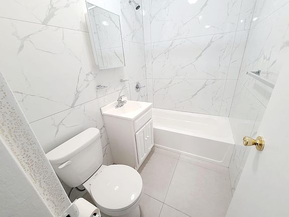 4th image of 1114 Grant Ave #3