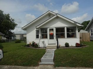1102 W 14th St, Muncie, IN 47302