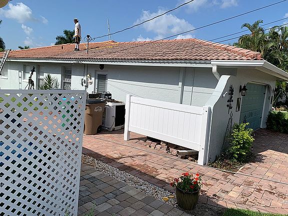 3rd image of 146 SW 53rd St