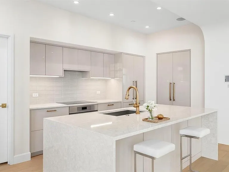 126 4th Ave NE #601 — Photo 15