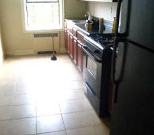 4th image of 216 Martense St