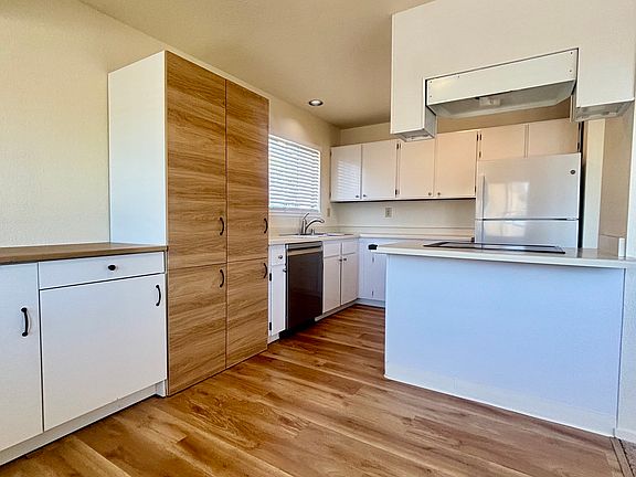 3rd image of 1164 Trinity Ave #A