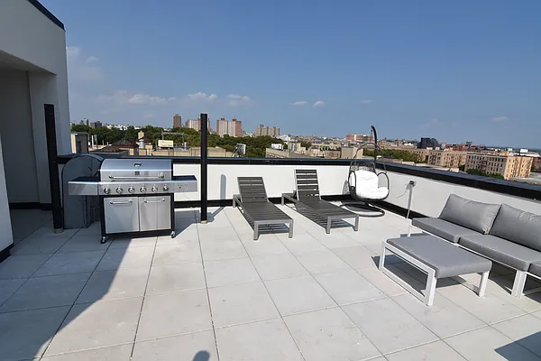 Rented by Bohemia Realty Group | media 6
