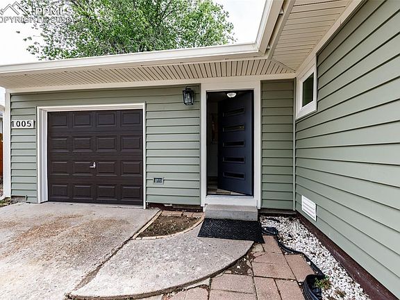 4th image of 1005 Evergreen Dr