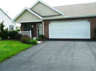 75 Creek Bank Dr, Mechanicsburg, PA 17050