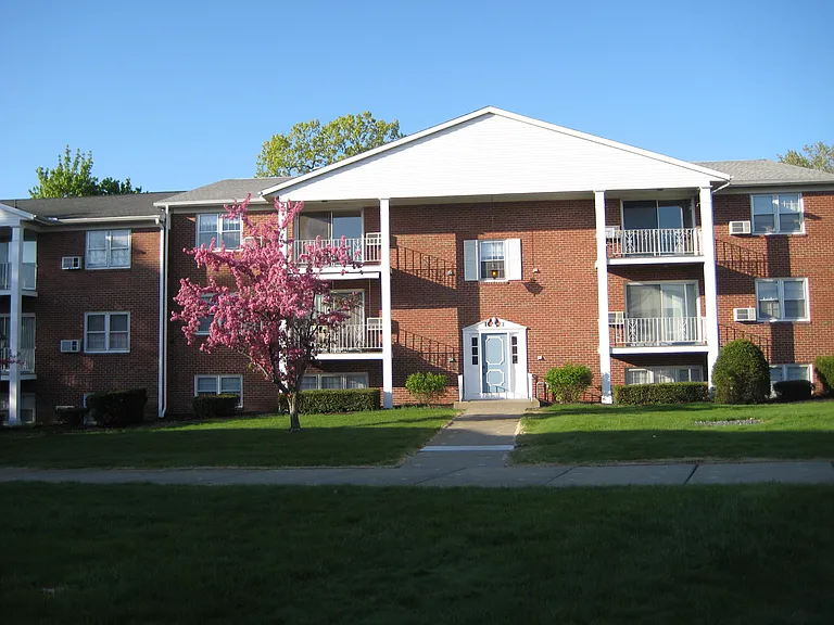 Park Hill Lane Apartments — Photo 30