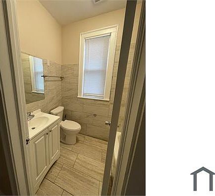 4th image of 6259 W Peterson Ave #2
