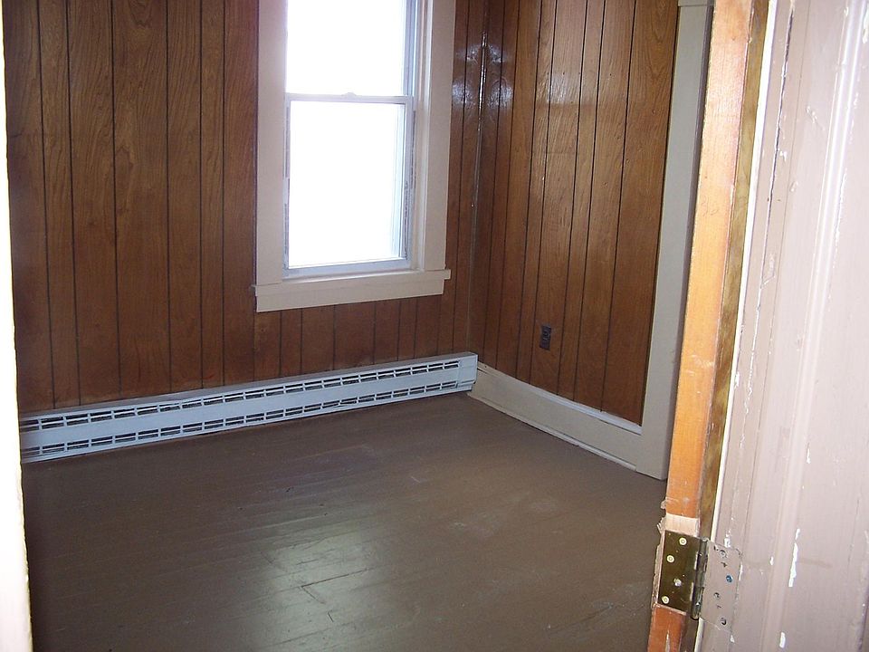 1st image of 226 Main St #A5ky9msnz