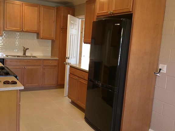 4th image of 5104 Ortega St