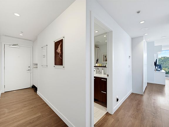 3rd image of 567 Clarke Rd #4003