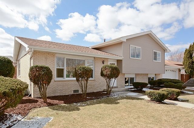 1st image of 8857 Hickory Dr